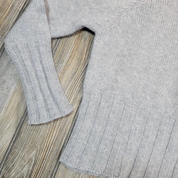 BP Studio Grey Turtleneck Sweater Medium - Picture 2 of 6